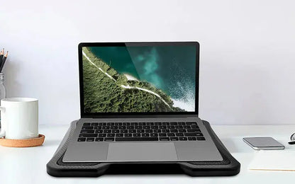 Base Enfriadora para Laptop negra 2 USB Xtech (XTA-150)