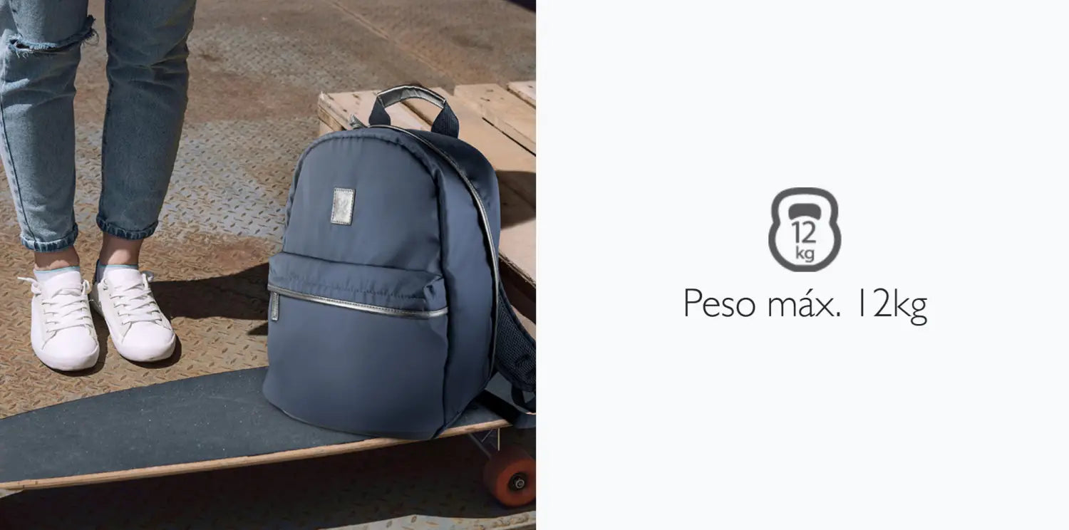 Mochila Klip Xtreme Berna azul con detalles plateados y separador interior.