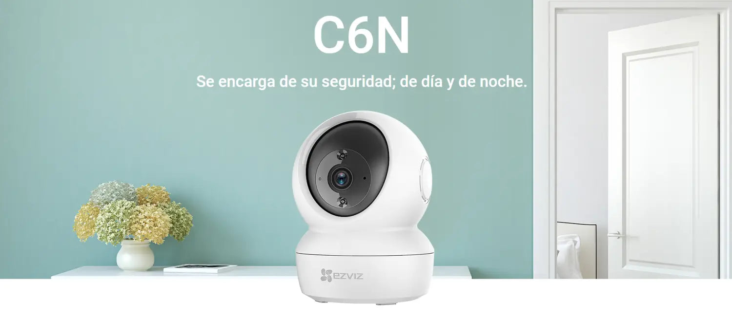Cámara de seguridad blanca EZVIZ C6N con rango dinámico amplio y reducción digital.