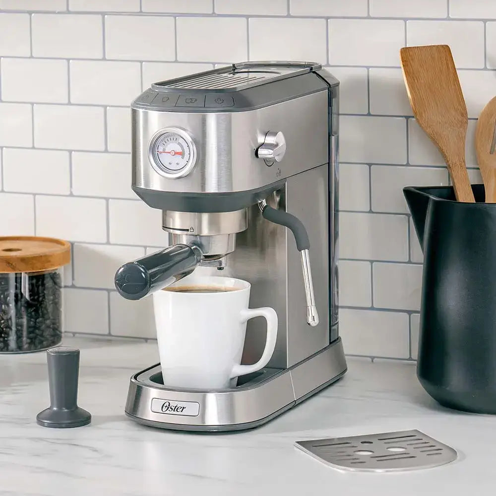 Máquina Compacta para Café Espresso y Capuccino Oster (BVSTEM7200) - Maquinas