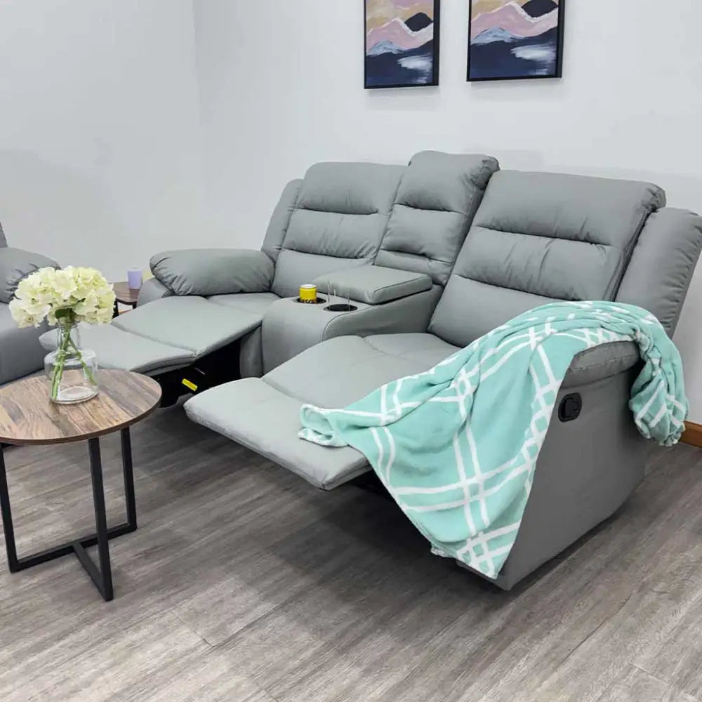 Sillón Reclinable Doble con Portavasos Tela Vinilo Antirayaduras Gris Tokoa (SA-4342)