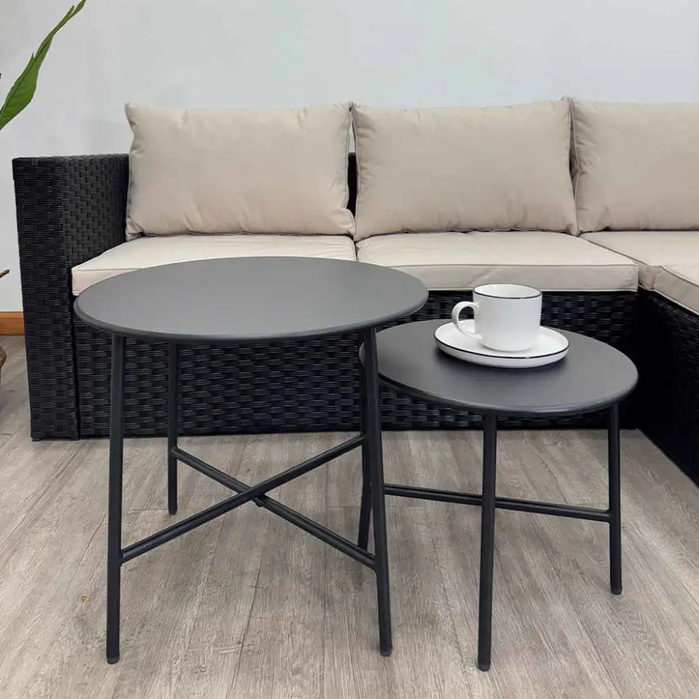 Sofá Seccional en L de Ratán Sintético Negro y Tela Lino Beige con Mesitas Tokoa (EX 7167) Juego Terraza